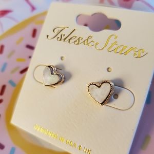 Isles & Stars created this gorgeous posts abalone